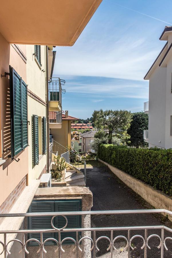 S130 - Sirolo, Deliziosa Villetta Con Terrazzo Buitenkant foto