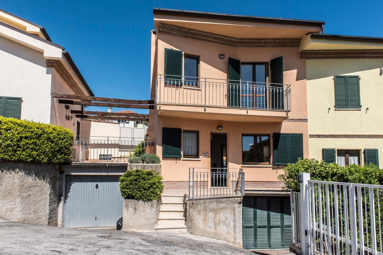 S130 - Sirolo, Deliziosa Villetta Con Terrazzo Buitenkant foto